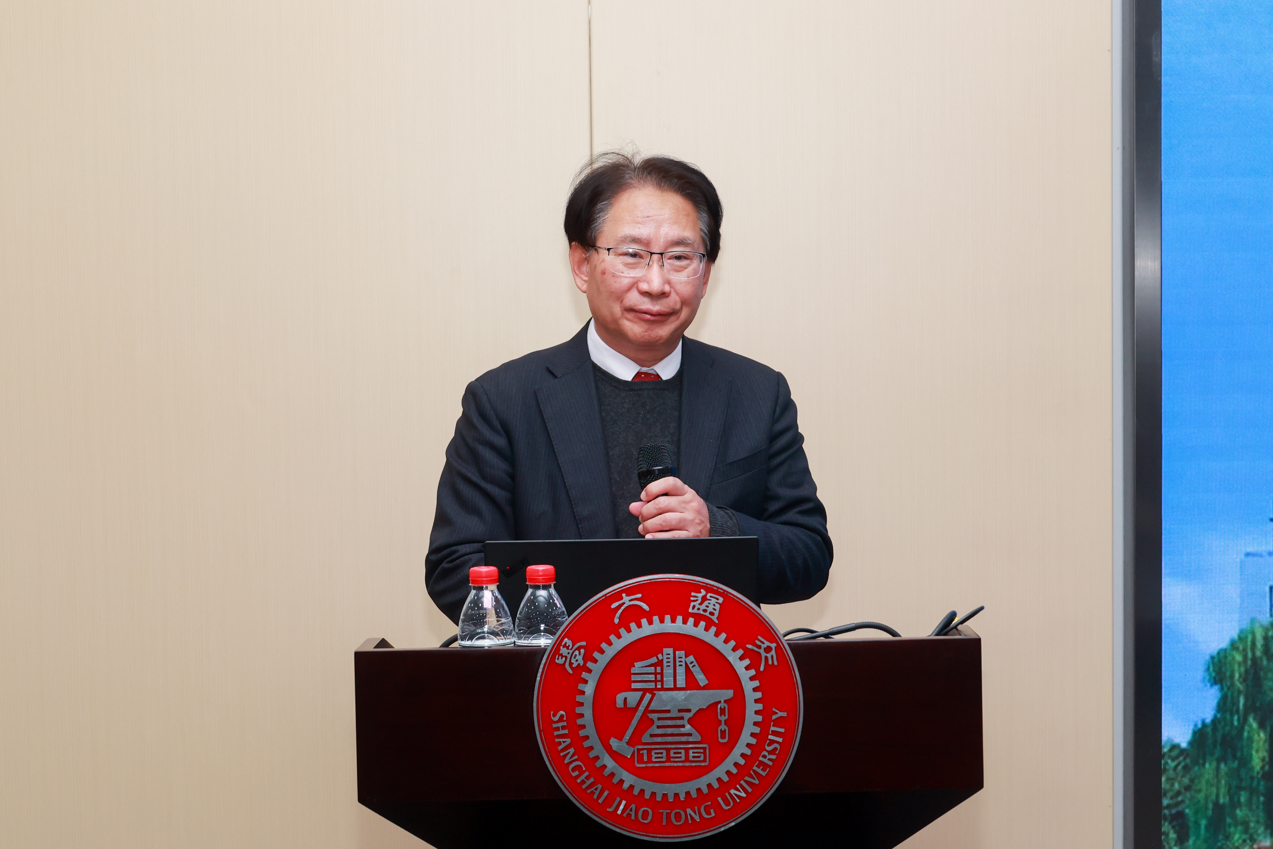 211A8712-2.jpg